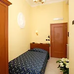 Caroline 3* Rome