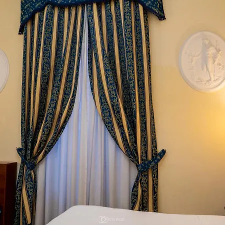 Caroline 3* Rome