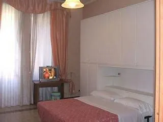 Guest house Caroline 3*