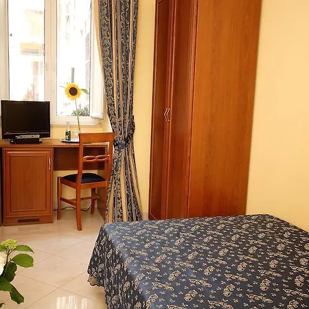 Guest house Caroline 3*