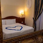 Caroline Гостевой дом Рим