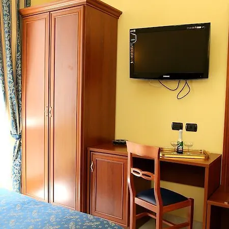 Konukevi Caroline 3*