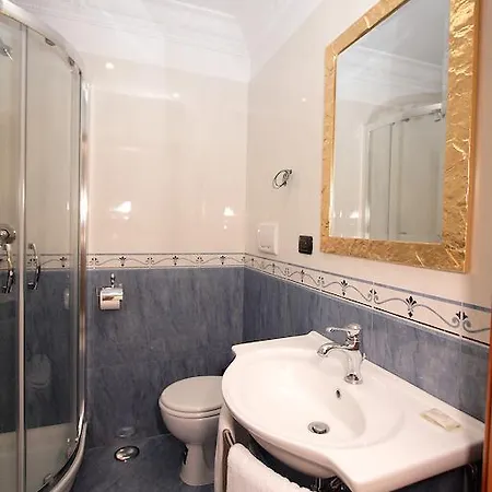 Konukevi Caroline Roma