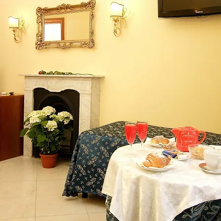 Konukevi Caroline 3*